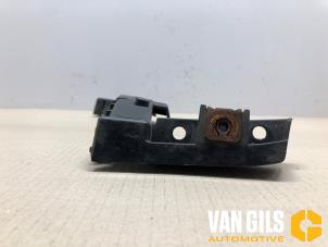 Używane Wspornik zderzaka prawy tyl Landrover Freelander II 2.2 td4 16V Cena na żądanie oferowane przez Van Gils Automotive