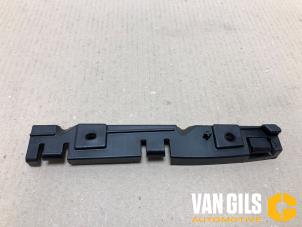 New Front bumper bracket, right Fiat 500 (312) 0.9 TwinAir 105 Price € 36,30 Inclusive VAT offered by Van Gils Automotive