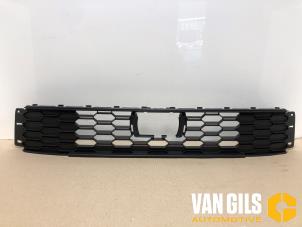 New Bumper grille Skoda Fabia III (NJ3) 1.0 TSI 12V Price € 36,29 Inclusive VAT offered by Van Gils Automotive