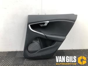 Usados Tapizado de puerta de 4 puertas derecha detrás Volvo V40 (MV) 1.6 D2 Precio de solicitud ofrecido por Van Gils Automotive