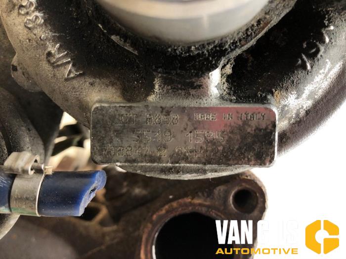 Turbo van een Fiat Doblo Cargo (223) 1.9 JTD 2005