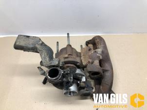 Turbo van een Fiat Doblo Cargo (223) 1.9 JTD 2005