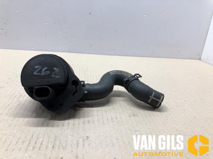 Begagnade Extra vattenpump Mercedes Vito Tourer (447.7) 2.0 116 CDI 16V Pris € 49,99 Marginaltabell erbjuds av Van Gils Automotive