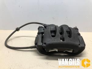 Used Front brake calliper, left Mercedes Vito Tourer (447.7) 2.0 116 CDI 16V Price € 80,00 Margin scheme offered by Van Gils Automotive