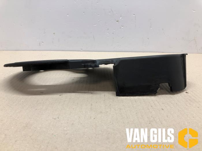 Usagé Couvercle de distribution Volkswagen Transporter T5 2.0 TDI DRF Prix € 30,00 Règlement à la marge proposé par Van Gils Automotive