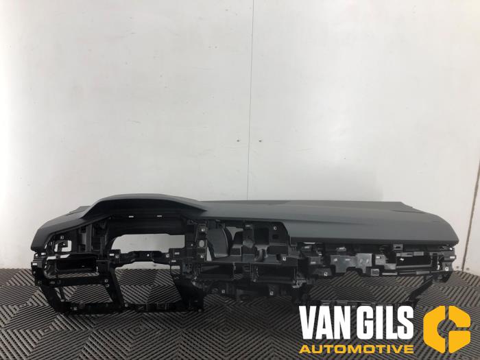 Nuevos Salpicadero Volkswagen Golf VIII (CD1) 1.0 eTSI 12V Precio € 906,29 IVA incluido ofrecido por Van Gils Automotive