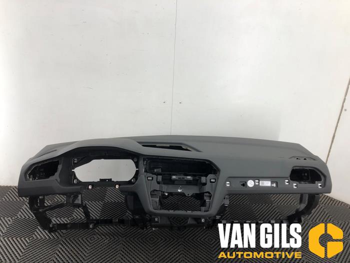 Dashboard from a Volkswagen Tiguan (AD1) 1.4 TSI 16V 4Motion 2023