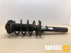 Used Front shock absorber rod, right Volkswagen Caddy III (2KA,2KH,2CA,2CH) 1.6 TDI 16V Price on request offered by Van Gils Automotive