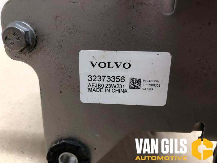 Oil cooler Polestar Polestar 2 82kWh Long Range Single Motor  