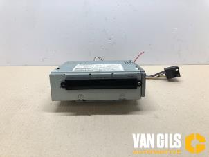 Usados Reproductor de CD Volvo C30 (EK/MK) 1.6 16V Precio de solicitud ofrecido por Van Gils Automotive