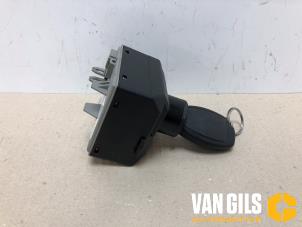 Usados Cerradura de contacto y llave Mercedes Vito Tourer (447.7) 2.0 116 CDI 16V Precio de solicitud ofrecido por Van Gils Automotive