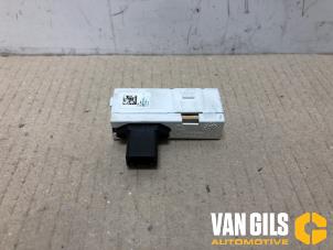 Used Airbag sensor Renault Clio III (BR/CR) 1.2 16V TCe 100 Price on request offered by Van Gils Automotive