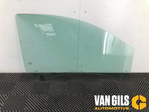 Used Door window 2-door, right Renault Clio III (BR/CR) 1.2 16V TCe 100 Price on request offered by Van Gils Automotive
