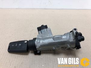 Used Ignition lock + key Volkswagen Transporter T6 2.0 TDI 204 Price € 49,99 Margin scheme offered by Van Gils Automotive
