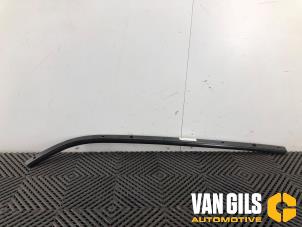 Gebrauchte Schiebetürrolle rechts Peugeot 1007 (KM) 1.4 Preis auf Anfrage angeboten von Van Gils Automotive