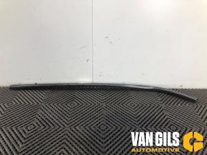 Used Sliding door roller, left Peugeot 1007 (KM) 1.4 Price on request offered by Van Gils Automotive