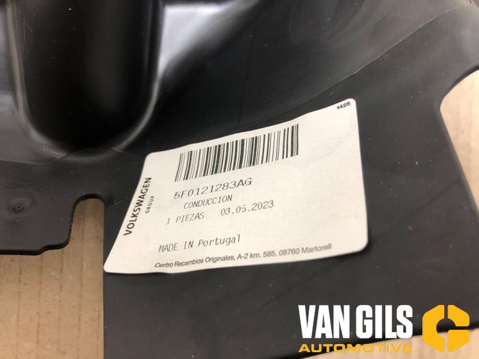 Air funnel from a Seat Leon (5FB) 1.2 TSI 16V 2017