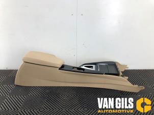 Usados Consola central BMW 3 serie (F30) 330e Precio de solicitud ofrecido por Van Gils Automotive