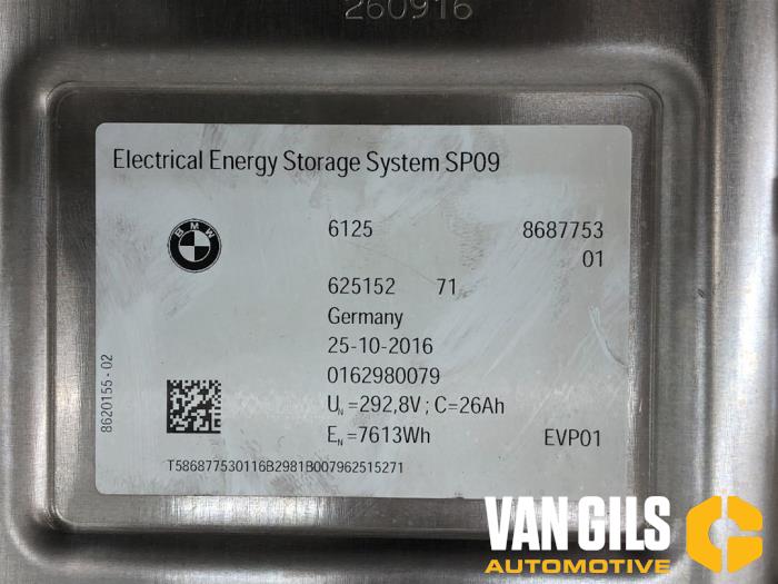 Battery (Hybrid) from a BMW 3 serie (F30) 330e 2016