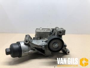 Gebrauchte Ölfiltergehäuse Mercedes Vito (447.6) 2.0 116 CDI 16V Preis auf Anfrage angeboten von Van Gils Automotive