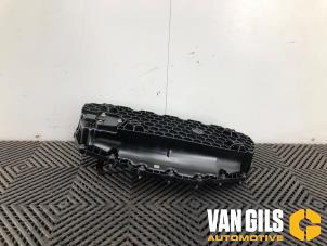 Usagé Couvercle carter Mercedes Vito (447.6) 2.0 116 CDI 16V Prix sur demande proposé par Van Gils Automotive