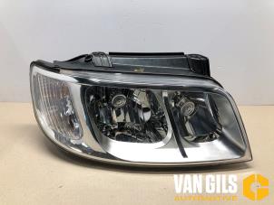 Used Headlight, right Hyundai Matrix 1.6 16V Price on request offered by Van Gils Automotive