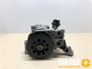 Used Oil pump Volkswagen Touran (5T1) 2.0 TDI 150 Price on request offered by Van Gils Automotive