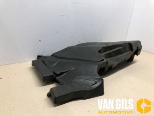 Abdeckblech Motor van een BMW 3 serie Touring (F31) 320i 2.0 16V 2014