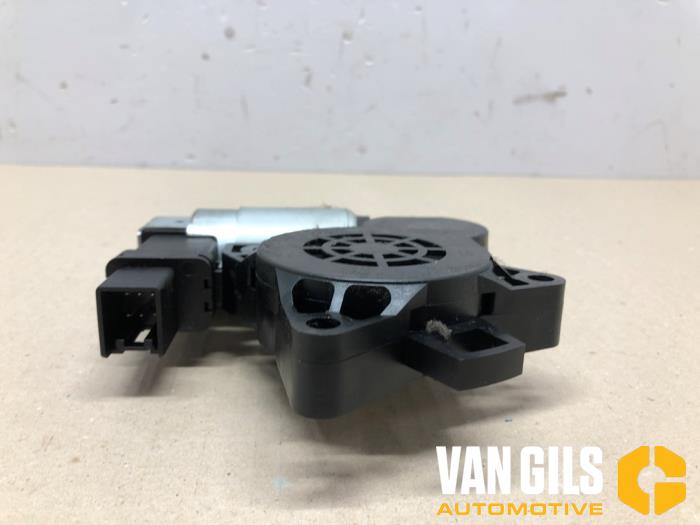 Usados Motor de ventanilla de puerta Mazda 5 (CR19) 1.8i 16V Precio € 45,00 Norma de margen ofrecido por Van Gils Automotive