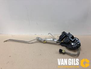 Gebrauchte Türschlossmechanik 4-türig rechts vorne Hyundai Getz 1.4i 16V Preis auf Anfrage angeboten von Van Gils Automotive