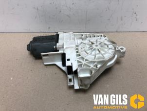 Usados Motor de ventanilla de puerta Audi A1 Sportback (8XA/8XF) 1.6 TDI 16V Precio de solicitud ofrecido por Van Gils Automotive
