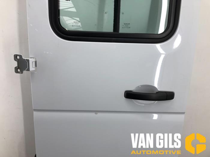 Rear door 4-door, left from a Renault Master IV (MA/MB/MC/MD/MH/MF/MG/MH) 2.3 dCi 145 16V 2022