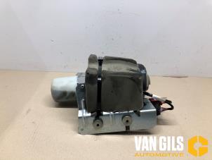 Used Convertible motor Mercedes E (R207) E-200 2.0 Turbo 16V Price on request offered by Van Gils Automotive