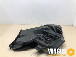 Usagé Support pare-chocs arrière droit Volvo V40 (MV) 1.6 D2 Prix sur demande proposé par Van Gils Automotive