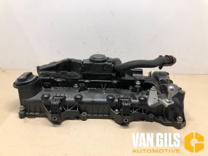 Used Rocker cover Mercedes Vito (447.6) 2.0 116 CDI 16V Price on request offered by Van Gils Automotive