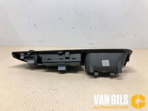 Używane Przelacznik elektrycznej szyby Volkswagen Golf V (1K1) 2.0 GTI 16V Cena € 30,00 Procedura marży oferowane przez Van Gils Automotive