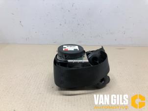 Used Rear seatbelt, left Landrover Discovery III (LAA/TAA) 2.7 TD V6 Price on request offered by Van Gils Automotive