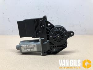 Używane Silnik szyby drzwiowej tyl wersja 2-drzwiowa Volkswagen Golf V (1K1) 1.4 GT 16V Cena na żądanie oferowane przez Van Gils Automotive