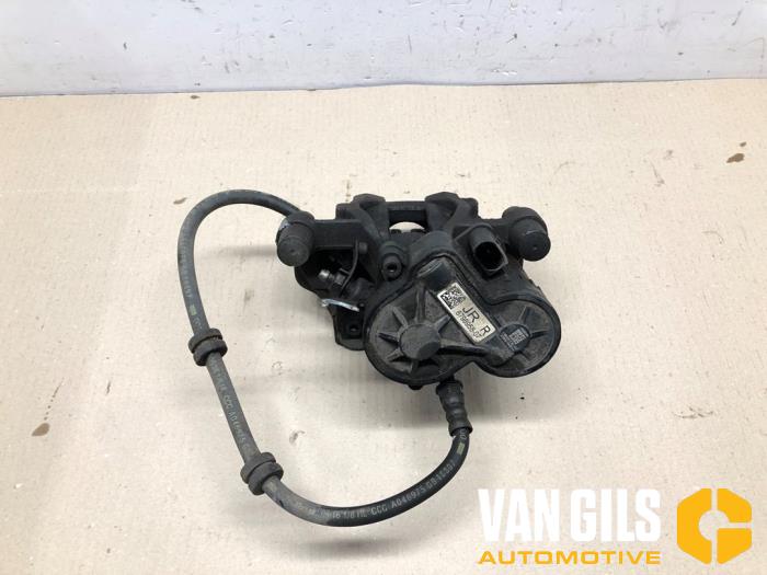 Rear brake calliper, right from a BMW 2 serie Active Tourer (F45) 216i 1.5 TwinPower Turbo 12V 2016