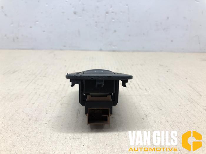 Usados Interruptor de ventanilla eléctrica Porsche Cayenne (9PA) 4.8 V8 32V S Precio € 30,00 Norma de margen ofrecido por Van Gils Automotive