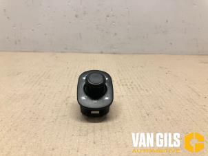 Usados Interruptor de retrovisor Porsche Cayenne (9PA) 4.8 V8 32V S Precio de solicitud ofrecido por Van Gils Automotive