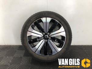 Usagé Jante + pneu d'hiver Volvo XC40 (XZ) Recharge Single Motor Prix € 99,99 Règlement à la marge proposé par Van Gils Automotive
