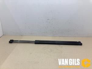 Usados Juego de amortiguadores de gas del portón trasero Volvo XC40 (XZ) Recharge Single Motor Precio de solicitud ofrecido por Van Gils Automotive