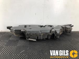 Gebrauchte Adblue Tank Mercedes B (W247) 2.0 B-200d Preis auf Anfrage angeboten von Van Gils Automotive