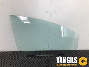 Used Door window 4-door, front right Toyota Yaris II (P9) 1.0 12V VVT-i Price on request offered by Van Gils Automotive