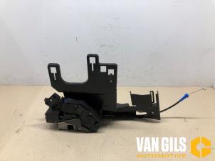 Usados Mecanismo de cerradura de puerta de 2 puertas derecha Ford Fiesta 6 (JA8) 1.25 16V Precio de solicitud ofrecido por Van Gils Automotive