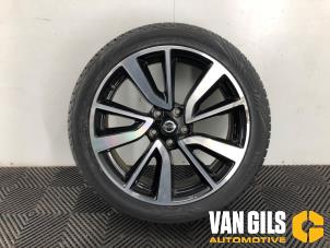 Gebrauchte Felge + Reifen Nissan Qashqai (J11) 1.2 DIG-T 16V Preis € 199,99 Margenregelung angeboten von Van Gils Automotive