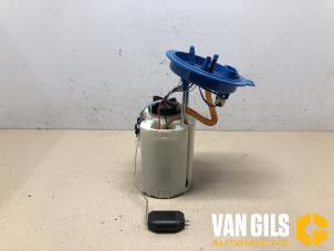 Usados Bomba eléctrica de combustible Volkswagen Polo VI (AW1) 1.0 TSI 12V BlueMotion Precio de solicitud ofrecido por Van Gils Automotive