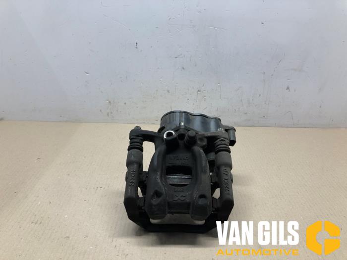 Gebrauchte Bremszange rechts hinten Mercedes B (W247) 2.0 B-200d Preis € 74,99 Margenregelung angeboten von Van Gils Automotive