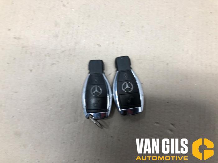 Schlüssel van een Mercedes-Benz A (W176) 2.2 A-220 CDI 16V 2014